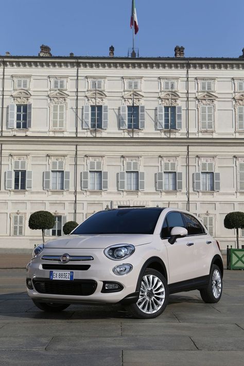 Fiat 500X Loungue Student Car, Fiat Car, Fiat 500c, New Fiat, Mom Car, Lovely Car, Vision Board Pictures, Fiat Abarth, Dodge Journey