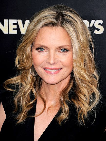 Everything Michelle Pfeiffer Has Said About Aging (Even Though We Have Yet to See Proof She Actually Does Age) Over 60 Fashion, Michelle Pfeiffer, Hair Women, Ageless Beauty, Aging Beautifully, Aging Gracefully, Fashion Tips For Women, Celebrity Hairstyles, Fashion Over 50