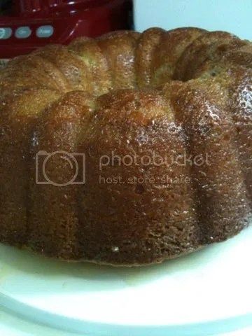 Crown Royal Cake, Crown Royal Recipes, Whiskey Cake Recipe, Alcohol Cake, Royal Cakes, Whiskey Cake, Butter Glaze, Boozy Desserts, Duncan Hines