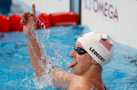 Katie Ledecky’s Training Schedule - MySwimPro Olympic Swimmers Women, Swim Motivation, Swim Team Pictures, Swim Photos, Natalie Coughlin, Adam Peaty, Swimming Jokes, Swimming Motivation, Female Swimmers