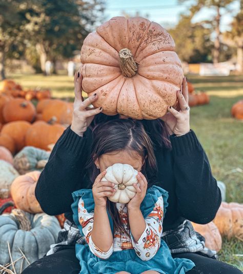 Mommy And Me Pumpkin Patch Photos, Mom And Daughter Photo Ideas Fall, Fall Mom And Daughter Pictures, Fall Photo Shoot Mom And Daughter, Family Pumpkin Patch Pictures, Pumpkin Patch Mommy And Me, Mom And Daughter Fall Photoshoot, Mom And Baby Pumpkin Patch Pictures, Mother Daughter Pumpkin Patch Pictures