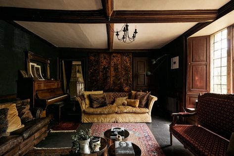 An English Country House with Historic Features - The Nordroom Dark Country House, Mountain Homestead, Dark Blue Kitchens, Historic Interiors, Light Pink Walls, Cottage Vibes, Rustic Kitchen Tables, Dream Escape, Antique Bedroom