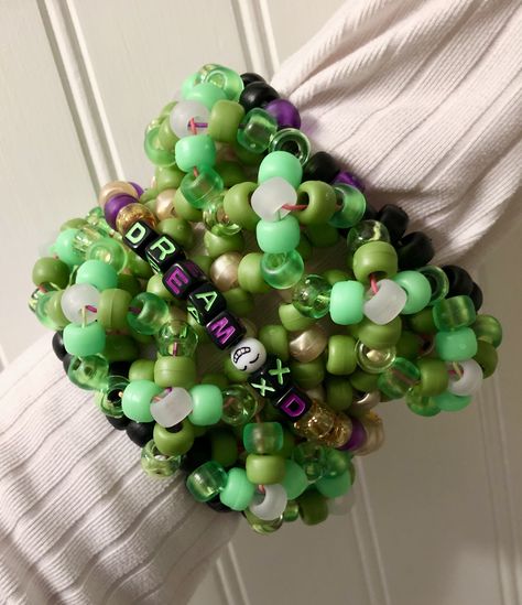 Dsmp Kandi, Kandi Patterns Cuff, Rave Kandi Ideas, Dream Xd, Kandi Jewelry, Vegas 2023, Emo Emo, Rave Kandi, Kandi Inspo