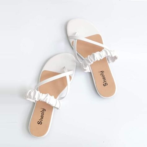 Daily Wear Chappal For Women, Classy Sandals, Fancy Sandals, Female Footwear, Women Casual Flats, Western Shoes, Fashion Shoes Sandals, Fashion Shoes Flats, Cute Flats