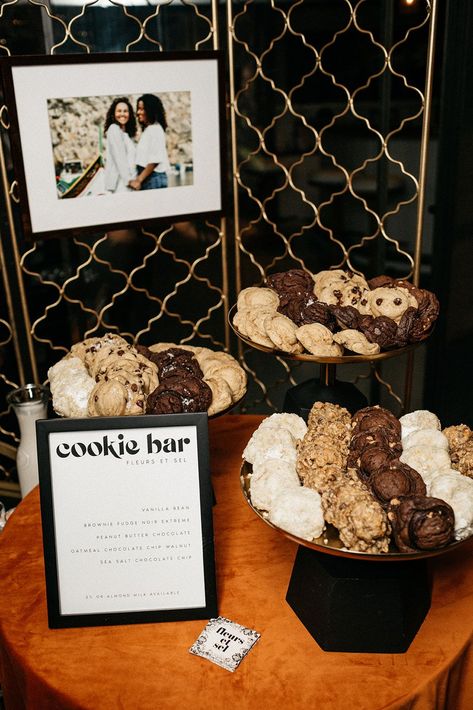 Cookie Dessert Table Wedding, Dessert Bar Wedding Ideas, Cookie Wedding Display, Cookies At Wedding, Wedding Cookie Display, Cookie Table Wedding Display, Cookie Bar Display, Cookie Display Ideas, Cookie Bar Party