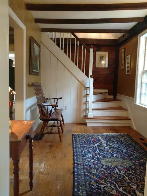 Antique Cape House 9 Old Ashby NH Farm Stairs Ideas, Antique Cape House Interior, Historic Cape Cod House, Entryway Old House, Cape Staircase Ideas, 1850 House Interiors, Early American Home Decor, Old New England Home Interiors, Early American Decorating New England