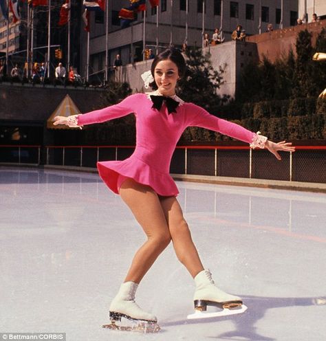 Professional Ice Skating Aesthetic, Professional Ice Skates, Peggy Fleming, Olympic Ice Skating, Skating Pictures, Rockefeller Plaza, Vintage Ice Skating, Figure Skating Outfits, Skating Aesthetic