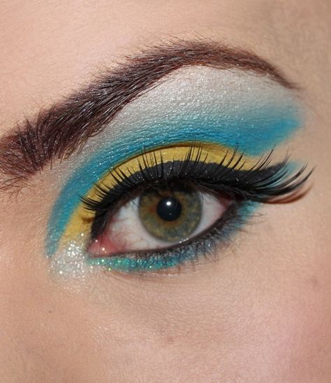 .little mermaid. Flounder Little Mermaid Makeup, Whoville Hair, Blue Eyeshadow Makeup, Little Mermaid Costume, Hippie Hair, Mermaid Makeup, Stage Makeup, Blue Eyeshadow, Blue And Yellow