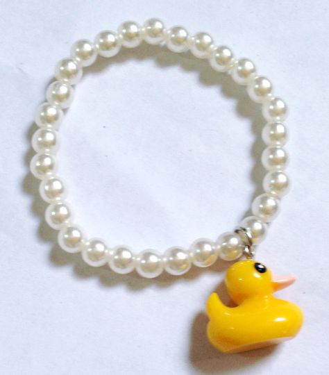 Duck Bracelet, Duck Jewelry, Themed Weddings, Clay Bracelet, Little Duck, Dope Jewelry, Bracelet Ideas, Bead Bracelets, Rubber Duck