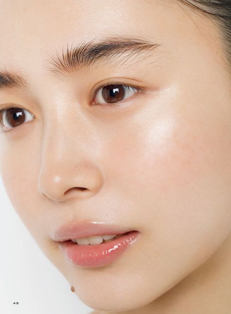 Japanese Eyebrows, Dewy Skin Makeup, 90s Makeup Look, Pure Makeup, Eyebrow Beauty, Japanese Makeup, Cosmetics Photography, Face Aesthetic, Beauty Clinic