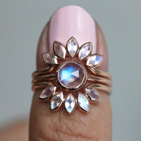 Capucinne 💎 on Instagram: “Moonstone magic ✨🌙 The perfect ring set with the loveliest rainbow moonstones. Same style can be made with custom gemstones of your choice.…” Color Engagement Rings, Rose Gold Moonstone Ring, Engagement Rings Set, Boho Engagement Ring, Moonstone Engagement Ring Set, Gold Moonstone Ring, Moonstone Rings, Delicate Engagement Ring, Channel Set Rings