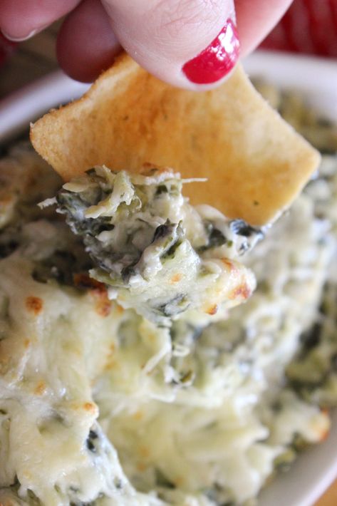 Swiss Cheese Dip, Appetizer Dips Hot, Hot Spinach Dip, Spinach Artichoke Dip Recipe, Artichoke Dip Recipe, Hot Appetizers, Artichoke Recipes, Dip Recipes Easy, Spinach Artichoke Dip