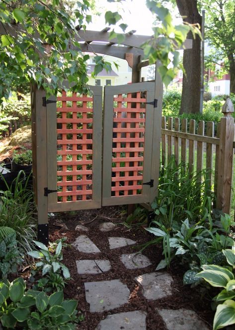 Perhaps this gate could one day replace the east gate... _____________ Arbor-install Lattice Gate Ideas, Gated Arbor, Overhead Trellis, Lattice Gate, Gate Arbor, Diy Arbor, Pergola Arbor, Porch Update, Arbor Gate