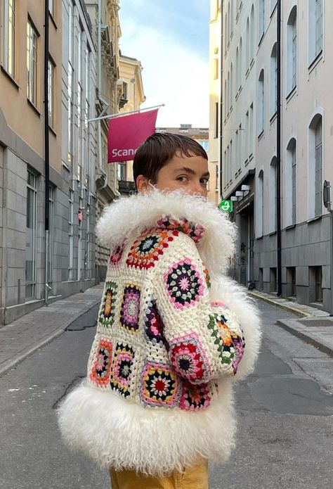 Gilet Crochet, Mode Crochet, Colorful Crochet, Crochet Coat, Square Crochet, Crochet Jacket, Granny Square Crochet Pattern, Crochet Cardigan Pattern, Crochet Vest