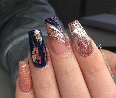 Rose Gold Glitter Nails, Glitter Nails Designs, Navy Nails Design, Blue Gold Nails, Rose Gold Nails Acrylic, Rose Gold Nails Glitter, Nail Polish Art Designs, Short Coffin Nails Designs, Rose Gold Nails Design