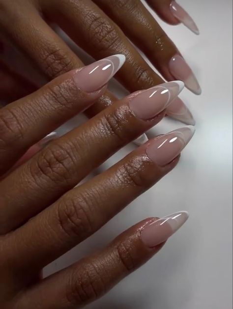 Almond Nails Birthday Set, Minimal Nails Art, Acrylic Nail Powder, Minimal Nails, Oval Nails, Glam Nails, Neutral Nails, Dipped Nails, Classy Nails