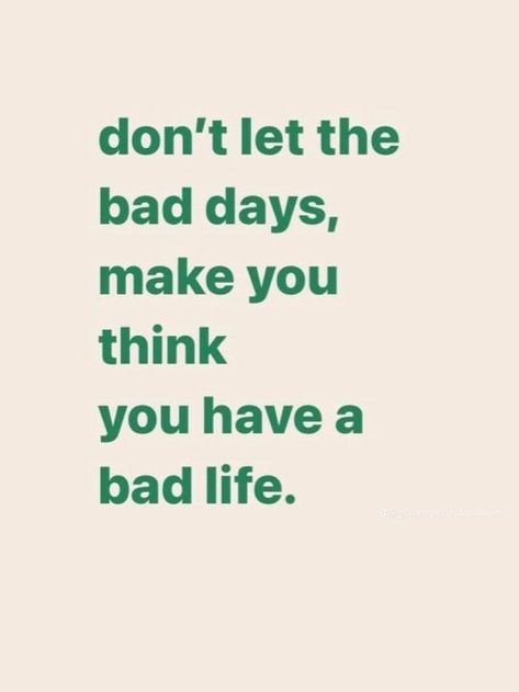 Dont Let The Bad Days Make You Think, Positive Sentences, Vehicle Insurance, Motivation Sentences, Legend Quotes, Studera Motivation, Process Infographic, Hard Quotes, Senior Quotes