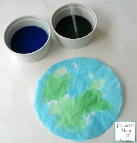 Letter E - Earth themed activities for toddlers and preschoolers Diy Coffee Filter Crafts, Letter E Craft, Earth Day Craft, Coffee Filter Art, Earth Activities, Earth Day Projects, Earth Craft, Recycled Crafts Kids, Coffee Filter Crafts