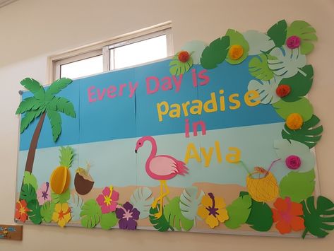 Beach Theme Board Ideas, Coconut Tree Bulletin Board, Flamingo Classroom Theme Bulletin Boards, Paradise Bulletin Board Ideas, Hawaii Classroom Decorations, Summer Teacher Board Ideas, Tropical Classroom Theme Bulletin Boards, Tropical Theme Bulletin Board, Summer Theme Preschool Decoration