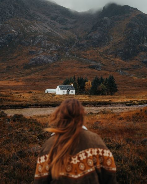 little photo dump from Scotland 🏴󠁧󠁢󠁳󠁣󠁴󠁿🧡🐮 I couldn’t decide on which one so I share all of them haha ✨ Scotland might be the most magical country I’ve ever been to 🌦️ 📍Scotland #scotland #scotshots #scotlanduncovered #roadtripuk #photodump #autumnvibes #scotlandcollection #highlandcow #scottishhighlands Scotland Vision Board, Scotland Aesthetic Highland, Scotland Highlands Aesthetic, Scottish Highlands Aesthetic, Scotland Photoshoot, Honeymoon Fits, 2025 Intentions, Scotland Honeymoon, Scotland Winter