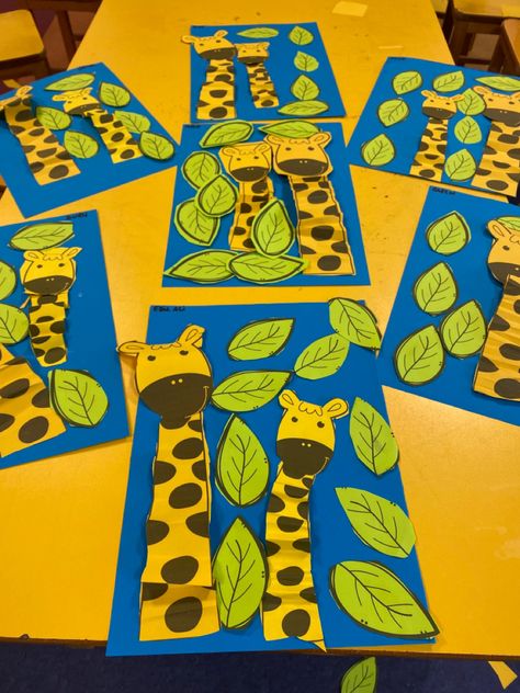 Teachers Day Cards, Classroom Objects, Jungle Theme Classroom, Kiss Art, Theme Classroom, Letter G, Jungle Theme, Animal Crafts, Jungle Animals