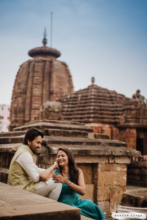 Pre-wedding Photoshoot in Bhubaneswar temple city Pre Wedding Photoshoot In Temple, Couple Pose In Temple, Pre Wedding Photoshoot Temple, Pre Wedding Temple Shoot, Temple Pre Wedding Shoot, Temple Couple Photoshoot, Traditional Pre Wedding Photoshoot, Temple Poses, Temple Photoshoot