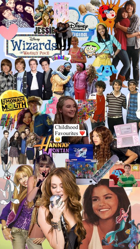 Childhood Memories❤️ Disney Original Movies Aesthetic, Early 2000s Disney, 2000s Aesthetic Wallpaper, Born In The 2000s, Disney Original Movies, 2000 Aesthetic, Lemonade Mouth, 2000s Icons, Disney Channel Movies