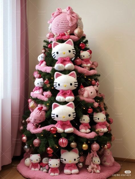 Hello kitty christmas tree Hello Kitty Christmas Tree, Hello Kitty Decorations, Hello Kitty Bedroom, Hello Kitty Jewelry, Kitty Christmas, Hello Kitty Themes, Hello Kitty Aesthetic, Hello Kitty Christmas, Christmas Room Decor