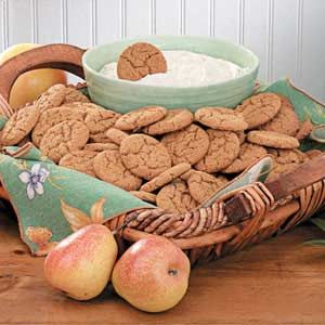 Gingersnap Dip Gingersnap Dip, Pumpkin Pie Dip, Fresh Fruit Recipes, Sweet Dips, Ginger Snap Cookies, Dessert Dips, Spice Cookies, Dip Recipe, Ginger Snaps