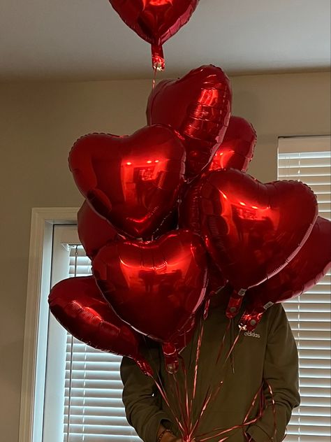 Heart Ballon, Prom Balloons, Red Heart Balloons, 18th Party, Heartbreak High, Mothers Day Balloons, Cd Painting, Balloon Painting, Red Theme