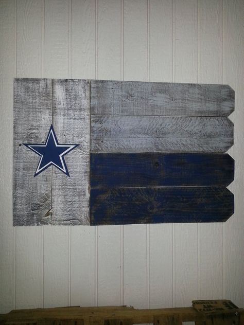 Dallas Cowboys Outdoor Wooden Flag by ARepurposedPurpose on Etsy Dallas Cowboys Room, Dallas Cowboys Crafts, Cowboy Tumbler, Dallas Cowboys Flag, Cowboy Room, Cowboys Wreath, Dallas Cowboys Decor, Cowboys Dallas, Wall Charm