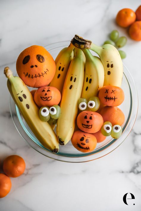 Fun Halloween Fruit Ideas | Elizabeth Rider Halloween Food Vegetables, Halloween Fhe Ideas, Halloween Party Food Fruit, Halloween Fruit Cabob, Fruit Platter Halloween, Halloween Kids Breakfast Ideas, Halloween Fruits And Veggies, Halloween Fruit Platter Ideas, Halloween Fruit Salad Ideas