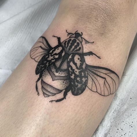 Jasmine Eichmann on Instagram: “Käfer. Danke @fabel.haus 🔥❤️ #beetle #beetletattoo #tattoo #dotwork #dotworktattoo #blackworktattoo #blackworkers #blackworkerssubmission…” Bumble Bee Tattoo Design, Tulip Tattoo Ideas, Bee Tattoo Design, Wasp Tattoo, Tulip Tattoos, Insects Tattoo, Insect Tattoos, Scarab Tattoo, Firefly Tattoo