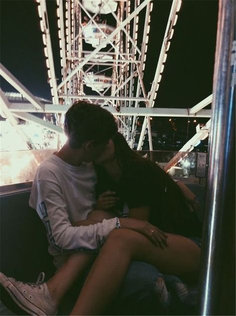 Relationship Goals Photos, Photos Couple Mignon, Selamat Hari Valentine, Relationship Goals Text, Cute Date Ideas, Couple Goals Teenagers, Cute Relationship Photos, Foto Tips, Goals Pictures