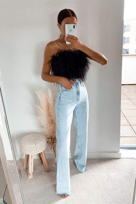 Elegantes Party Outfit, Night Out Outfit Classy, Miami Outfits Night, Feather Top, Miami Outfits, Looks Pinterest, Feather Tops, Ruched Maxi Dress, Bandeau Crop Top