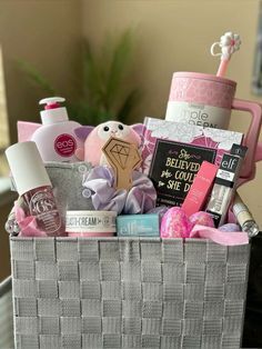 Bae Baskets, Birthday Baskets, Sister Ideas, Gymnastics For Beginners, Burr Basket, Girly Christmas Gifts, Girly Christmas, Holiday Baskets, Christmas Basket