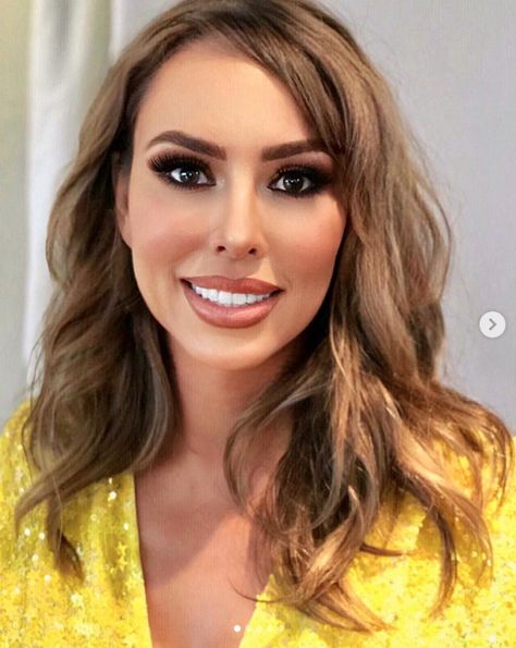 Kelly Dodd Hair, Kelly Dodd, Toned Girls, Real Housewives Of Orange County, Modern Makeup, Big Blonde Hair, Nude Lipstick, Nude Lip, Lipstick Shades