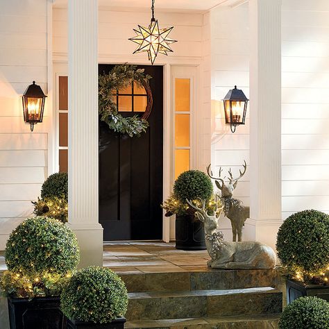 Midwest Landscaping, Winter Patio, Greenery Landscape, Beautiful Planters, Front Door Planters, Rustic Entry, Porch Styles, Elegant Entryway, Topiary Plants