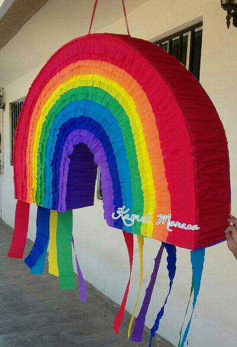 Rainbow Birthday Party Pinata, Diy Rainbow Pinata, Rainbow Pinata, Comic Party, Rainbow Themed Birthday Party, Piñata Ideas, Rainbow Theme Party, Rainbow Parties, Simple Birthday Decorations