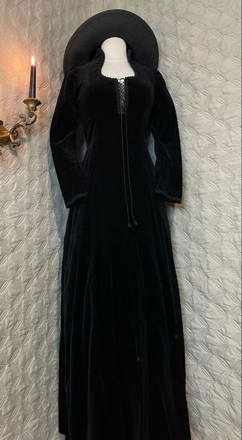 Gunne Sax Dress Vintage 70s, 70s Goth, Goth Dresses, Twenties Style, Prairie Dresses, Sax Dress, Gunne Sax Dress, Goth Style, Goth Dress