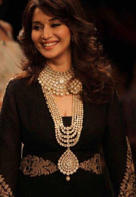 Amazing necklace  Maharani haar worn by  Madhuri Dixit Maharani Haar Gold, Maduri Dixit, Bridal Jewels, Replica Jewelry, Kundan Jewelry, International Jewelry, Madhuri Dixit, Pakistani Bridal Wear, Diamond Bridal Sets