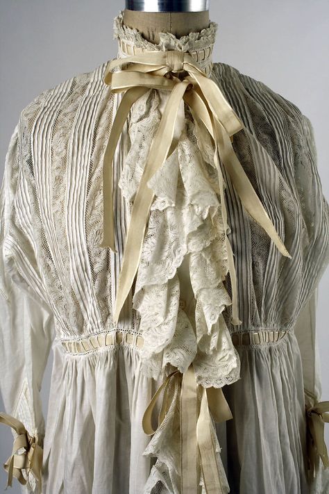 Victorian Nightwear, 1880s Fashion, Edwardian Dress, Costume Institute, Dinner Dress, Historical Dresses, Metropolitan Museum Of Art, Metropolitan Museum, Museum Of Art