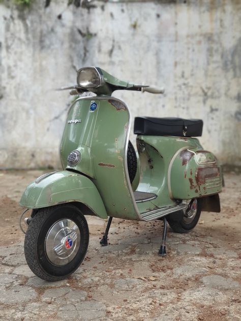 Vespa Super original patina style Vespa Super 150 Classic, Vespa Photography, Vespa Super 150, Vespa Sprint Veloce, Vespa Vintage Italy, Vespa Super, Vespa 150, Vespa Ape, Classic Vespa