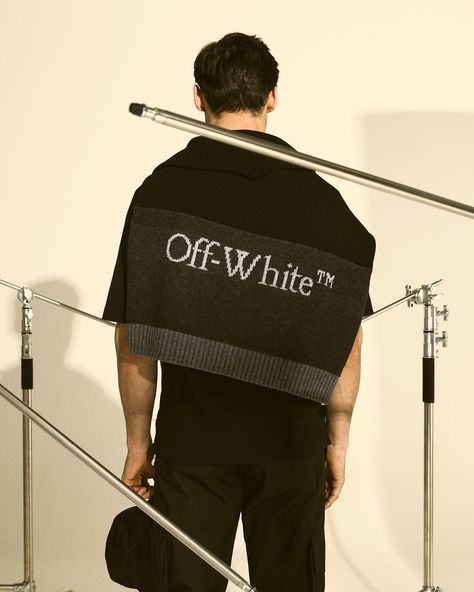 Off White Virgil, Band Tank Tops, Off White Fashion, Off White Clothing, Porsche Motorsport, Cotton Cargo Pants, Skate T Shirts, Knit Logo, Athleisure Women