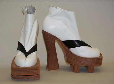 Japanese Shoes Traditional, Japanese Traditional Shoes, Geta Shoes, Japanese Shoes, Byron Lars, White Leather Boots, Tabi Socks, Platform Shoe, Tabi Shoes