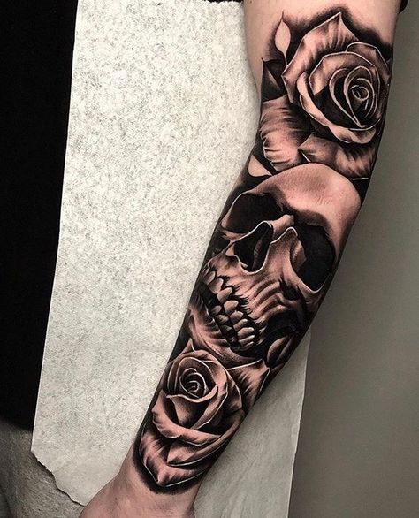 Skull Sleeve Tattoos For Women, Half Sleeve Tattoo Stencils, Mangas Tattoo, Chicanas Tattoo, Skull Rose Tattoos, Rose Tattoo Sleeve, Rose Tattoos For Men, Skull Sleeve Tattoos, Skull Sleeve