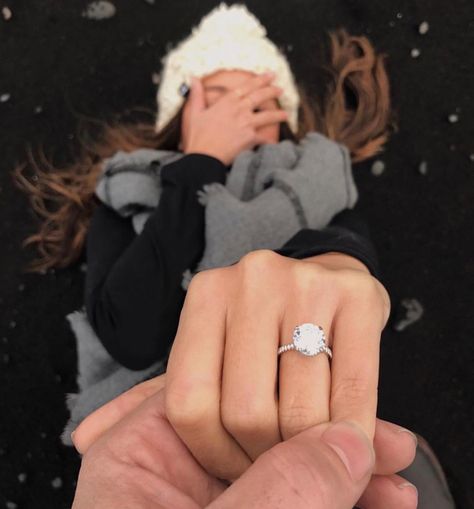 ✧ pinterest || @harrysadored ✧ Engagement Ring Selfie, Said Yes Engagement, Top Engagement Rings, Ring Selfie, Anniversaire Diy, Love Quotes For Girlfriend, She Said Yes, Love Sparkle, Diamond Halo Engagement Ring