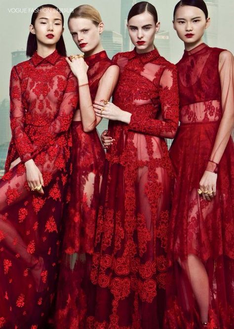 Women In Red, Hanne Gaby Odiele, Mode Editorials, Simply Red, Vogue China, Little Red Dress, Red Gowns, فستان سهرة, Red Dresses