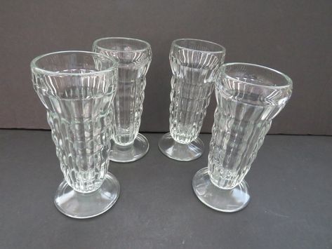 Crystal Coupe Glasses, Vintage Soft Serve Ice Cream, Entertaining Dishes, Vintage Bar Glassware, Parfait Glasses, Fruit Cream, Vintage Juice Glasses, Vintage Glass Snack Plates, Dessert Glasses