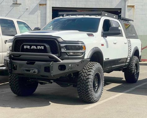 Ram 1500 Off Road Build, Ram Overland, Ram Trucks Lifted, Ram Power Wagon, Dodge Ram Diesel, Dodge Diesel Trucks, Cool Truck Accessories, American Pickup Trucks, Dodge Diesel